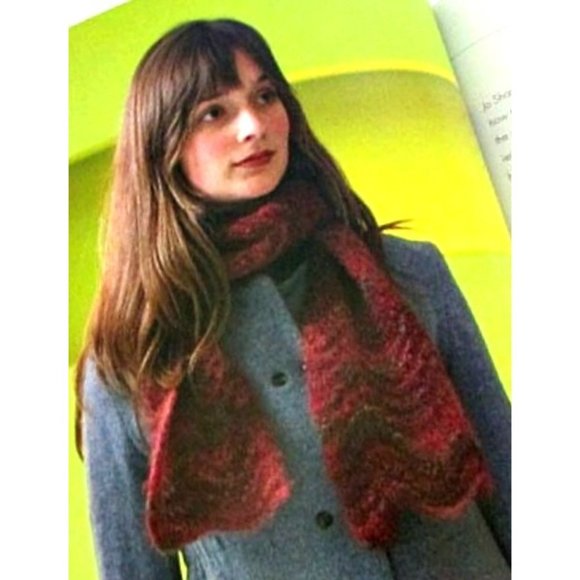 Scarf Style Knit and Crochet Book 31 Knitting Crochet Scarf Patterns - Picture 6 of 8